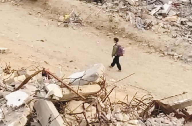 قدم قدم پہ اُجالا ہے جس کے کون ہے یہ! 